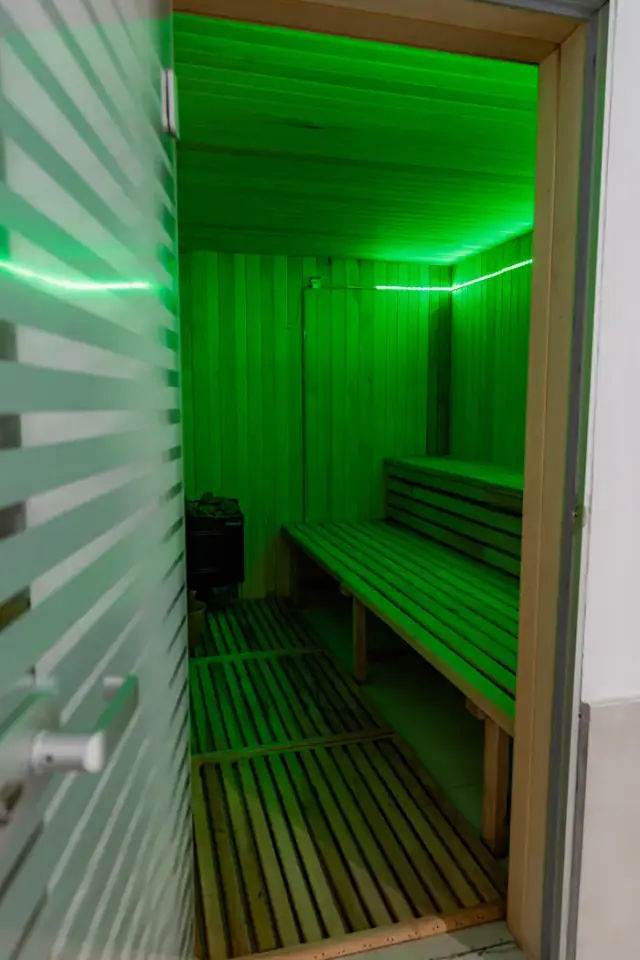 Intrarea în sauna uscată