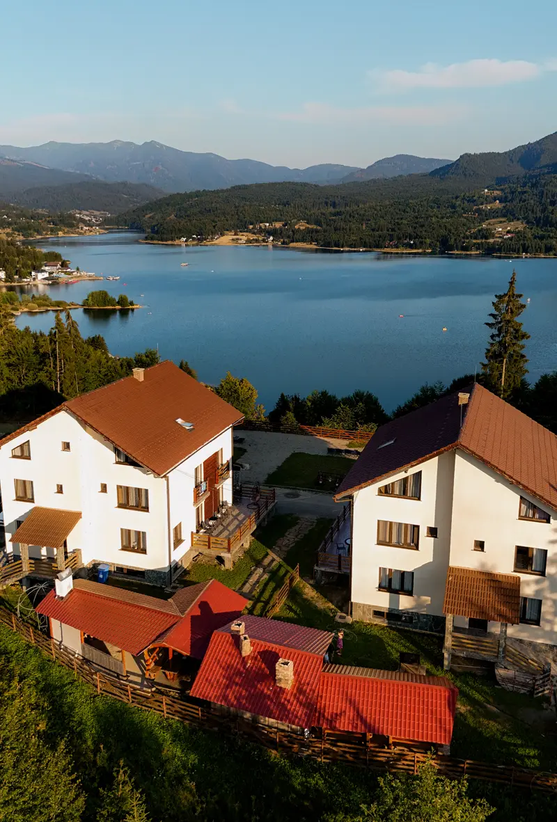 Pensiune si centru SPA cu vedere la lac in Colibita